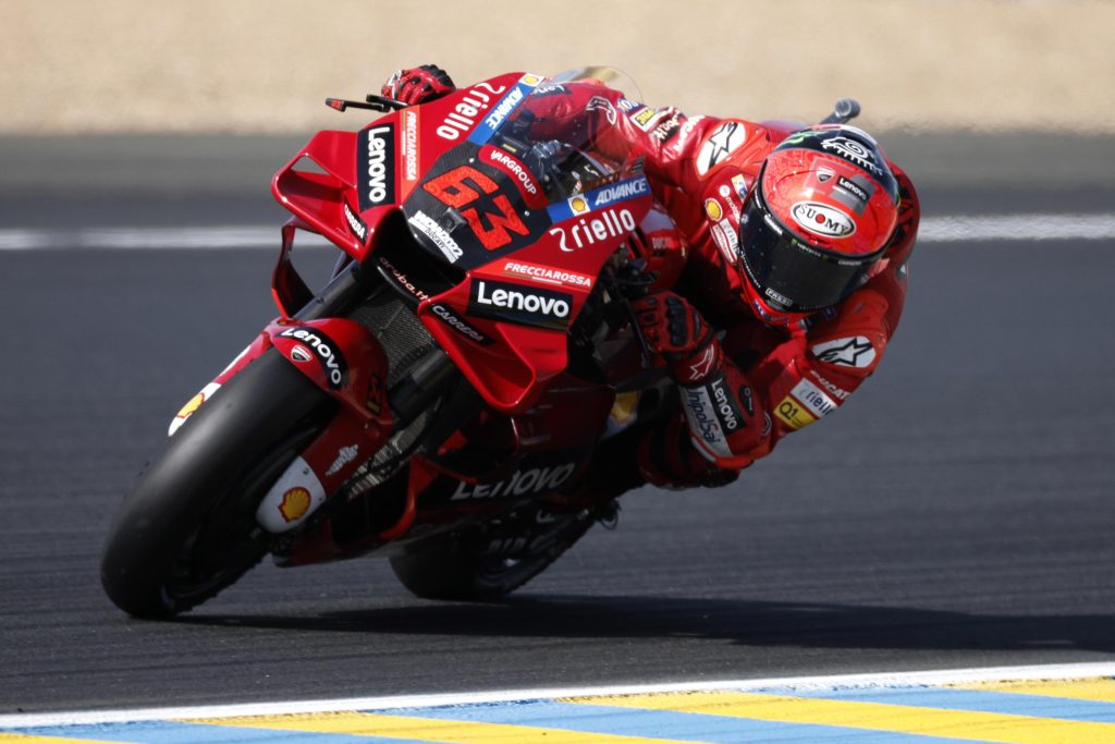 MotoGP, Le Mans: pole di Bagnaia