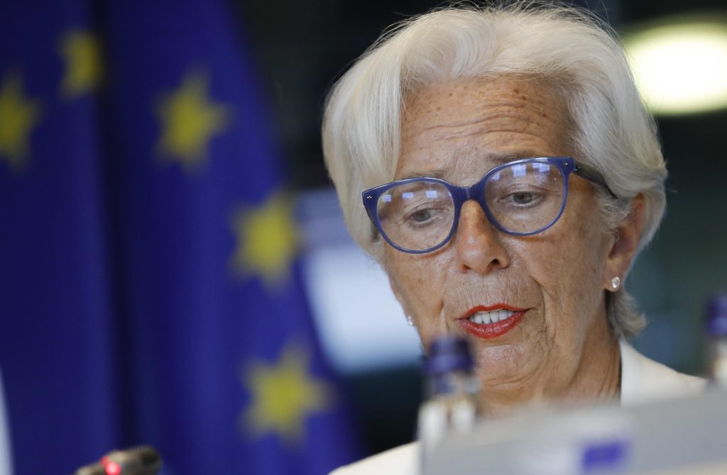 Bce, Lagarde: contro l’inflazione aumentiamo i tassi