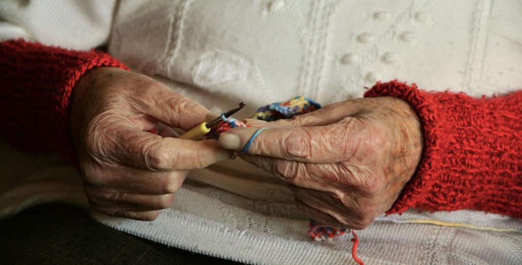 7 misure cautelari per maltrattamenti su anziani