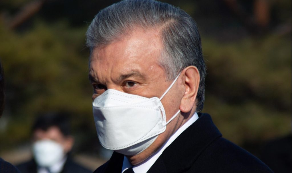 Proteste violente in Uzbekistan: scatta il coprifuoco