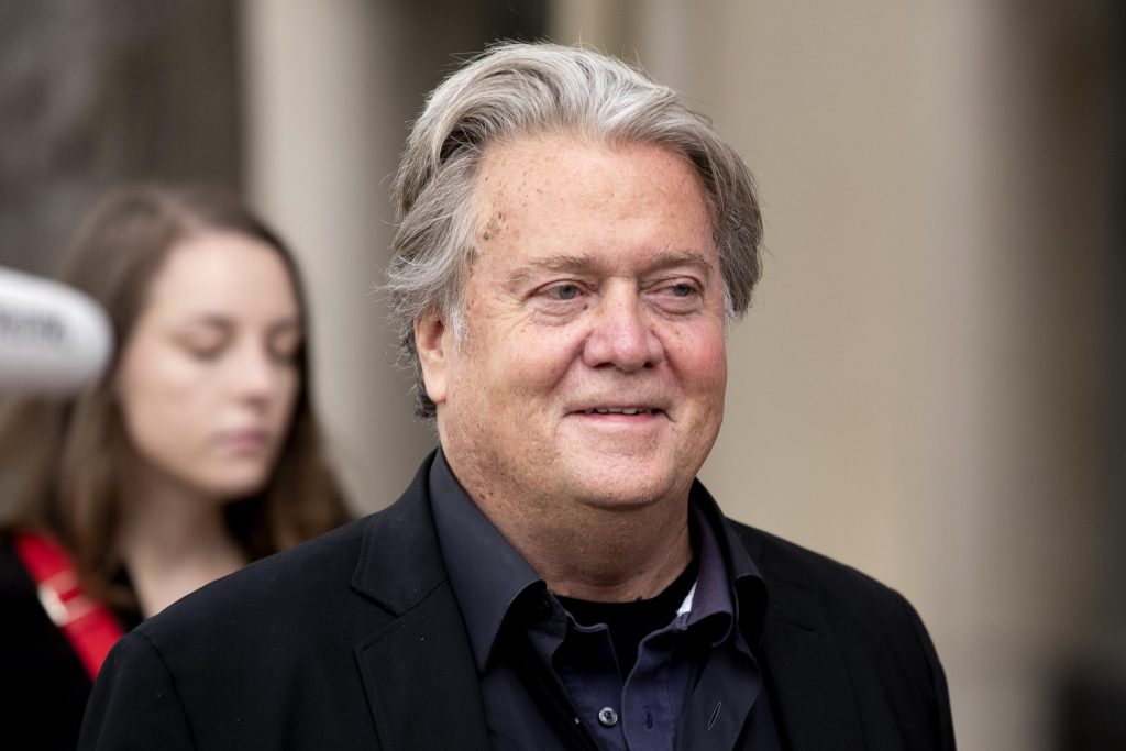 Assalto a Capitol Hill, Bannon: “la legge è dalla mia parte”
