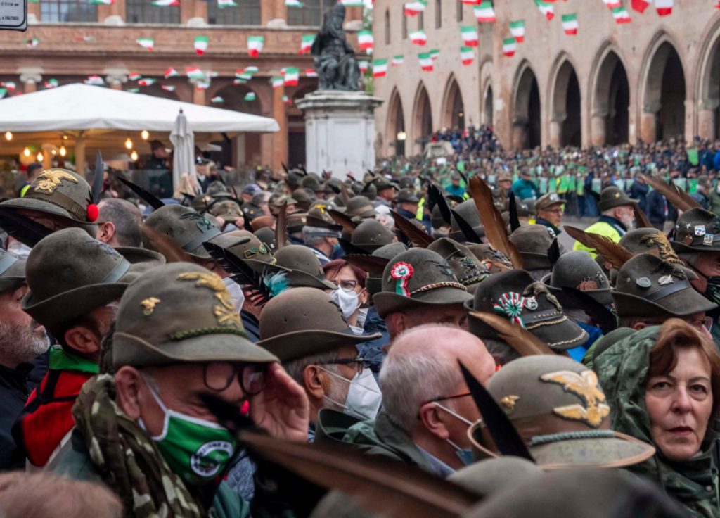 Molestie al raduno degli alpini, Procura chiede l’archiviazione