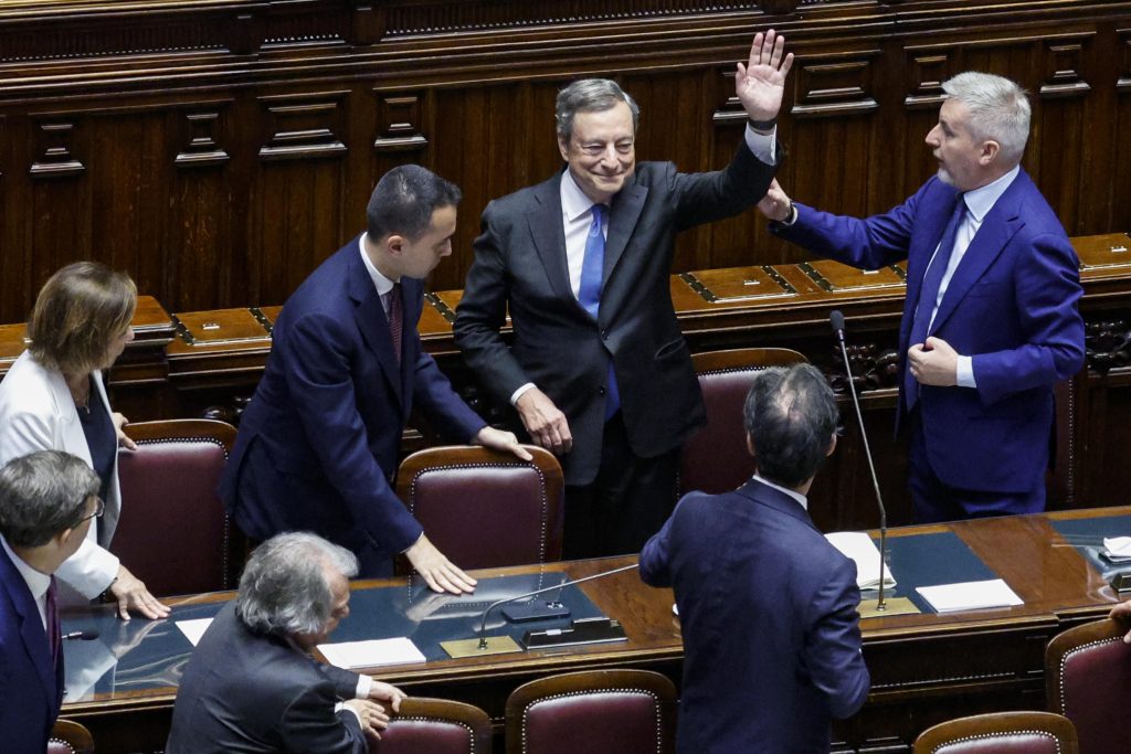 Draghi non torna alla Camera, Cdm su “affari correnti”