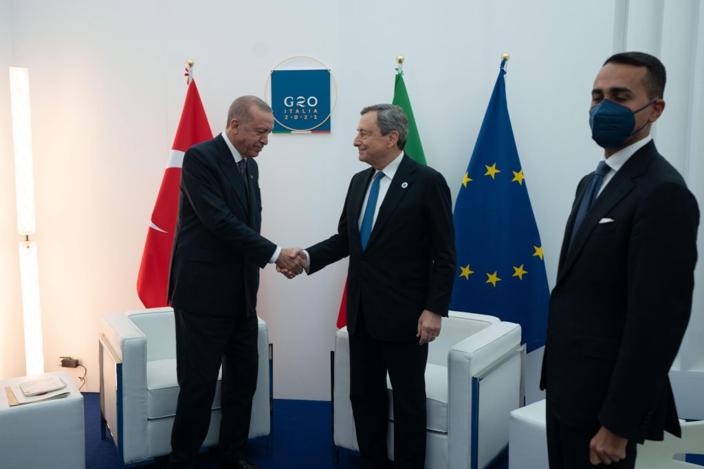 Draghi è atterrato ad Ankara, a breve l’incontro con Erdogan