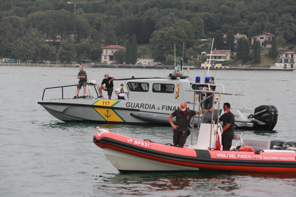 Lago di Garda, 52enne annegato per salvare il figlio