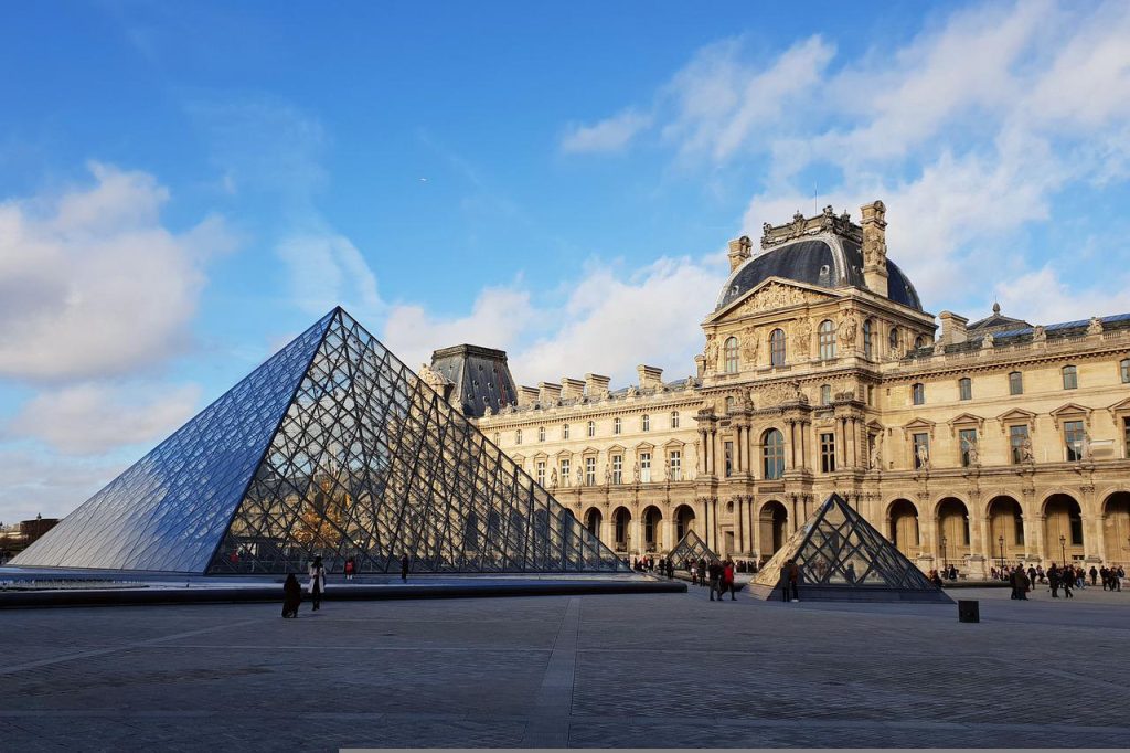 Traffico di antichità, fermati due archeologi del Louvre