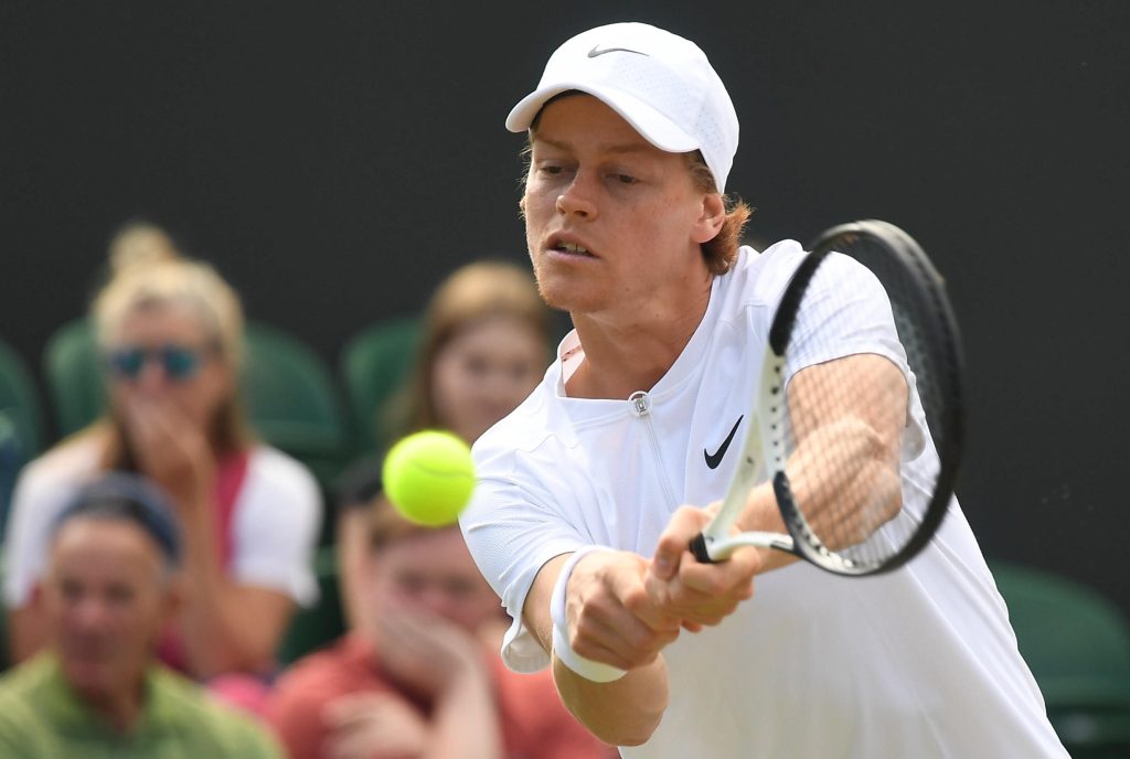 Wimbledon, Sinner e Djokovic conquistano gli ottavi