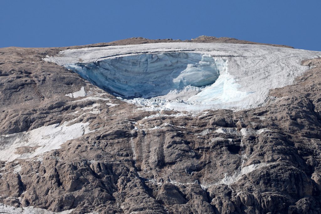 Marmolada: 7 morti, scende a 13 il numero dei dispersi
