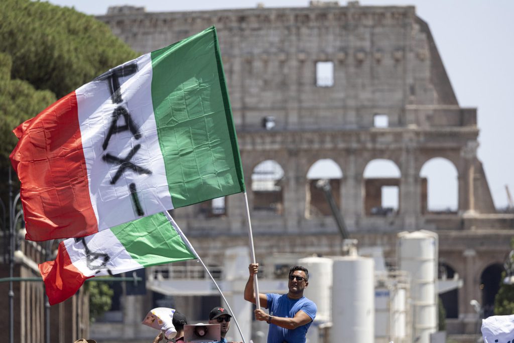 Sciopero dei taxi, si continua anche oggi