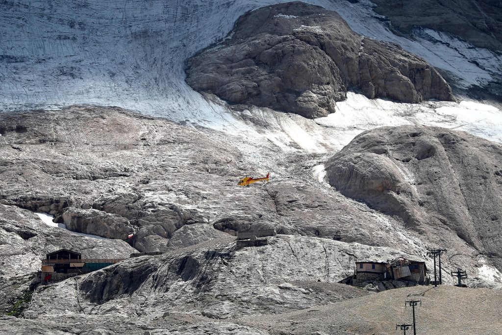 Marmolada, si allarga l’area di divieto di accesso