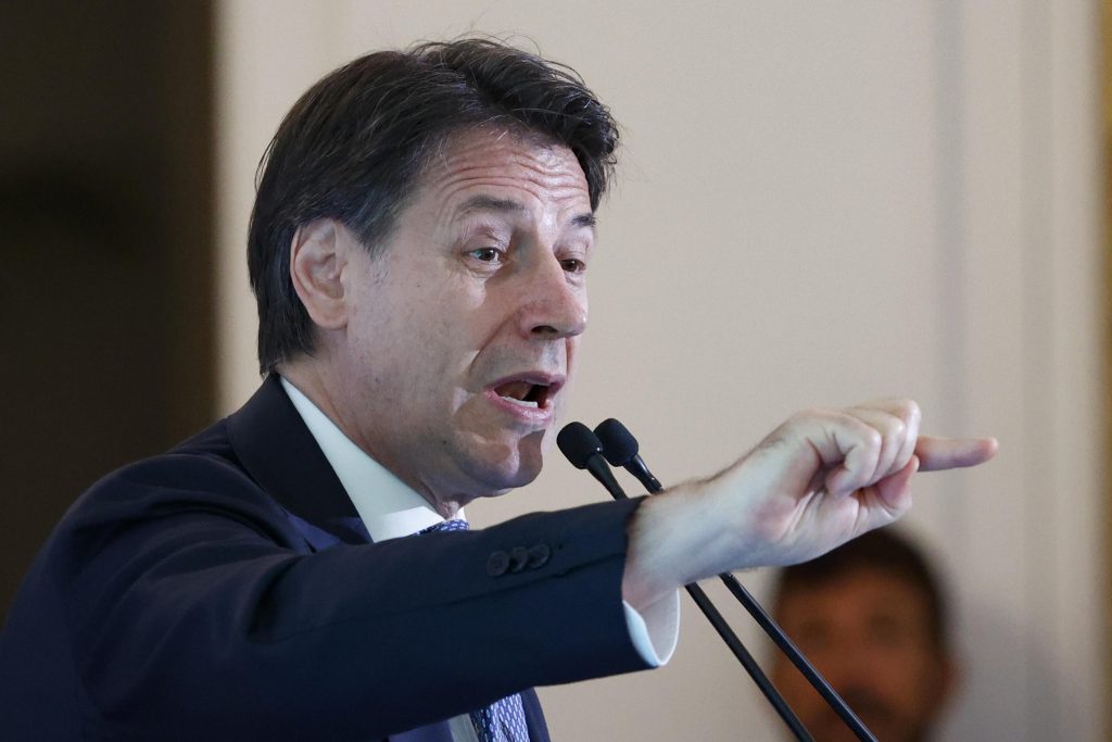 Conte: cambio di passo per aiutare famiglie e imprese