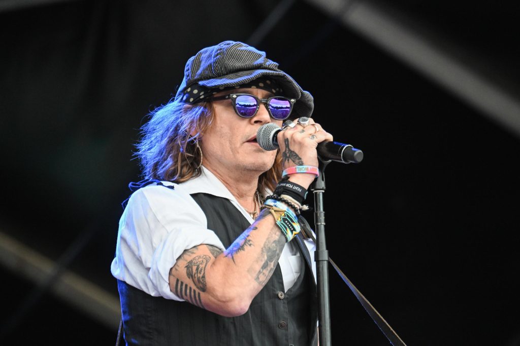Johnny Depp ha scritto una canzone sul processo con Amber Heard