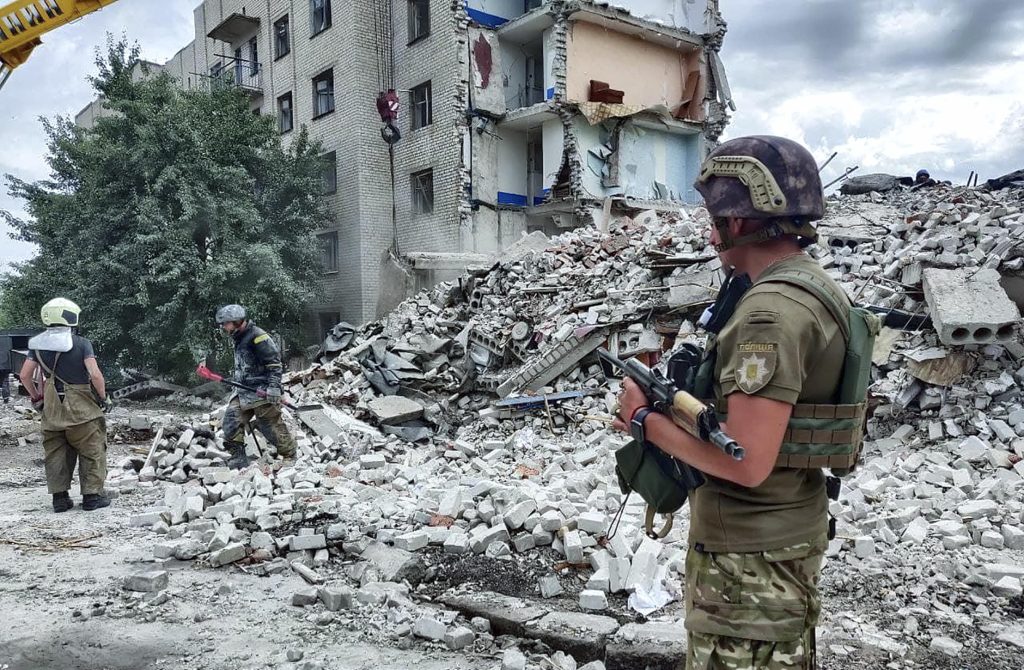Ancora 27 persone sotto le macerie a Chasiv Yar