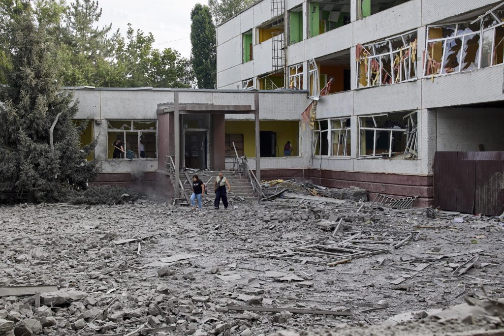 Troppe bombe, a Kharkiv non riapriranno le scuole a settembre
