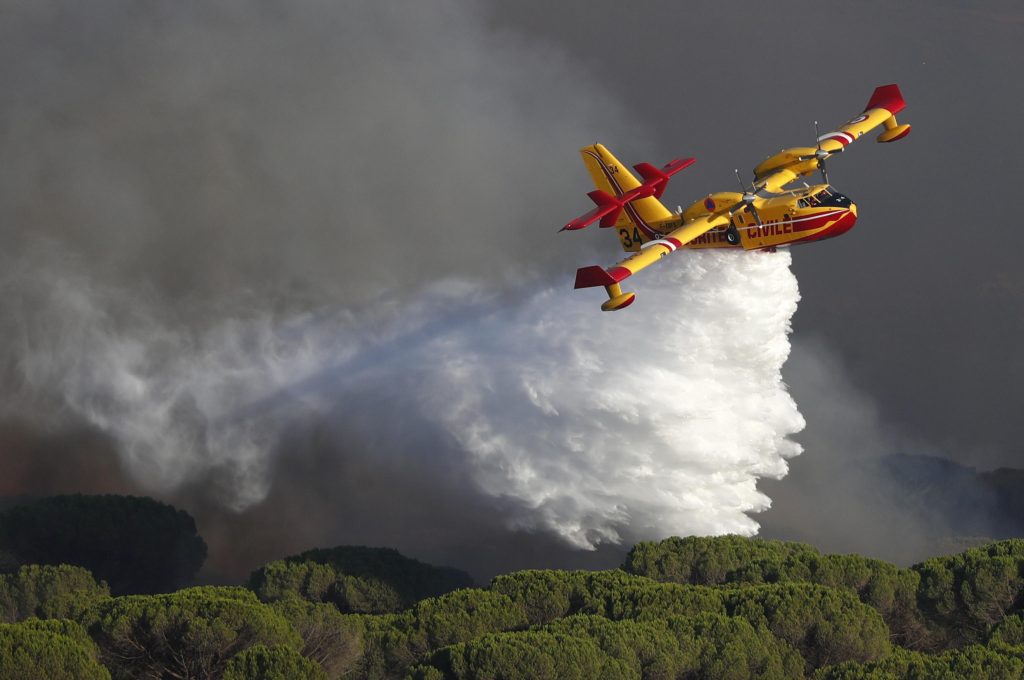 Messina, vasto incendio nella zona nord