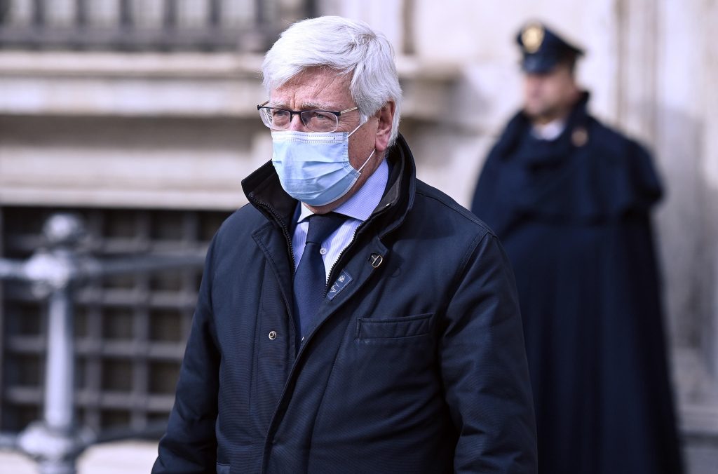 Senatore Paolo Romani indagato per peculato