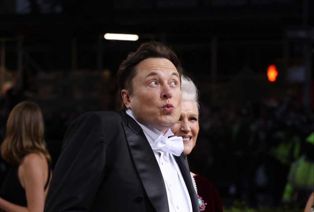 Elon Musk nega la relazione con la moglie di Mr Google