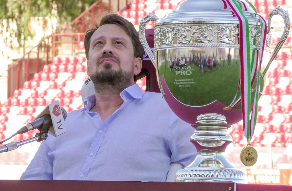 In manette per bancarotta l’ex presidente della Reggina