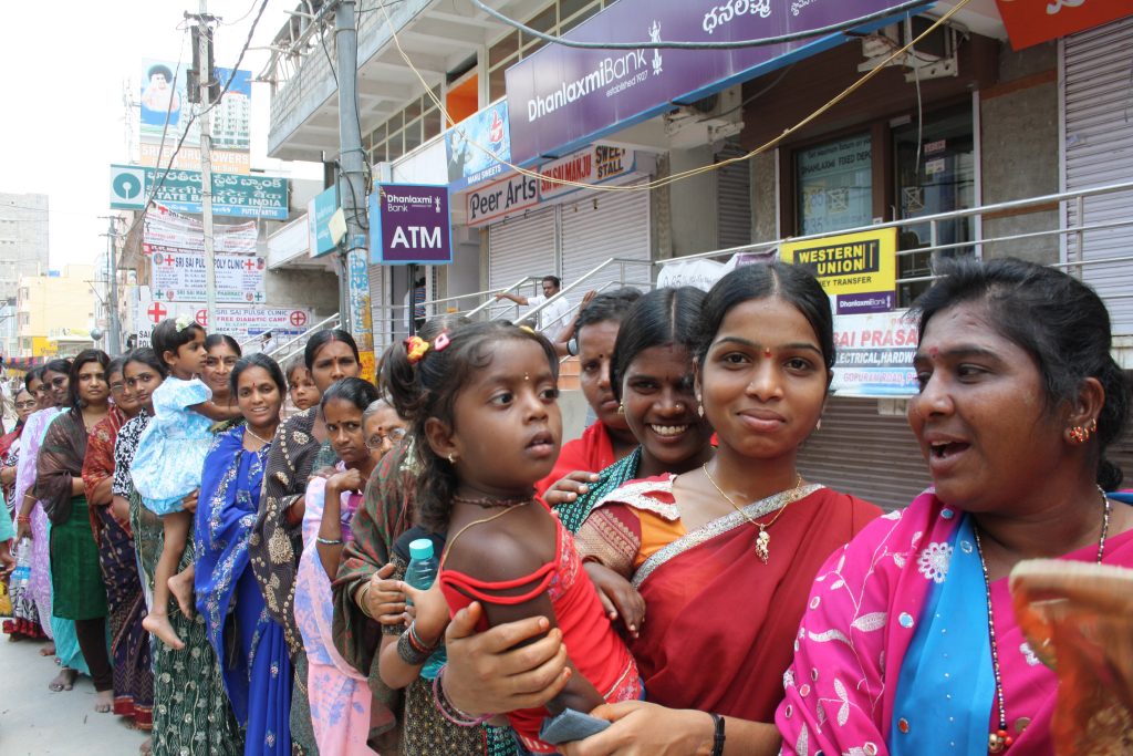 India, per sostenere l’esame devono togliere il reggiseno
