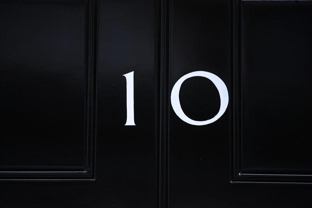 Tory, sfida a tre