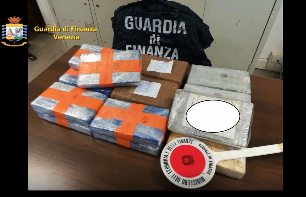 Venezia, arrestata coppia con 70 kg di droga