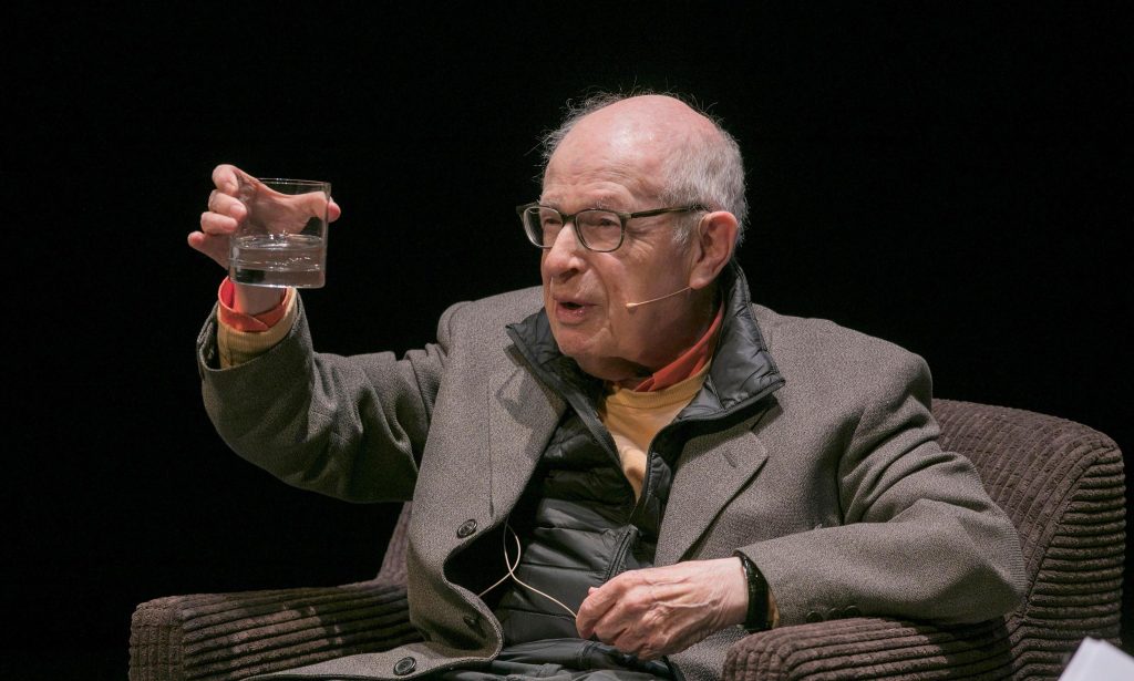 Muore la leggenda del teatro Peter Brook