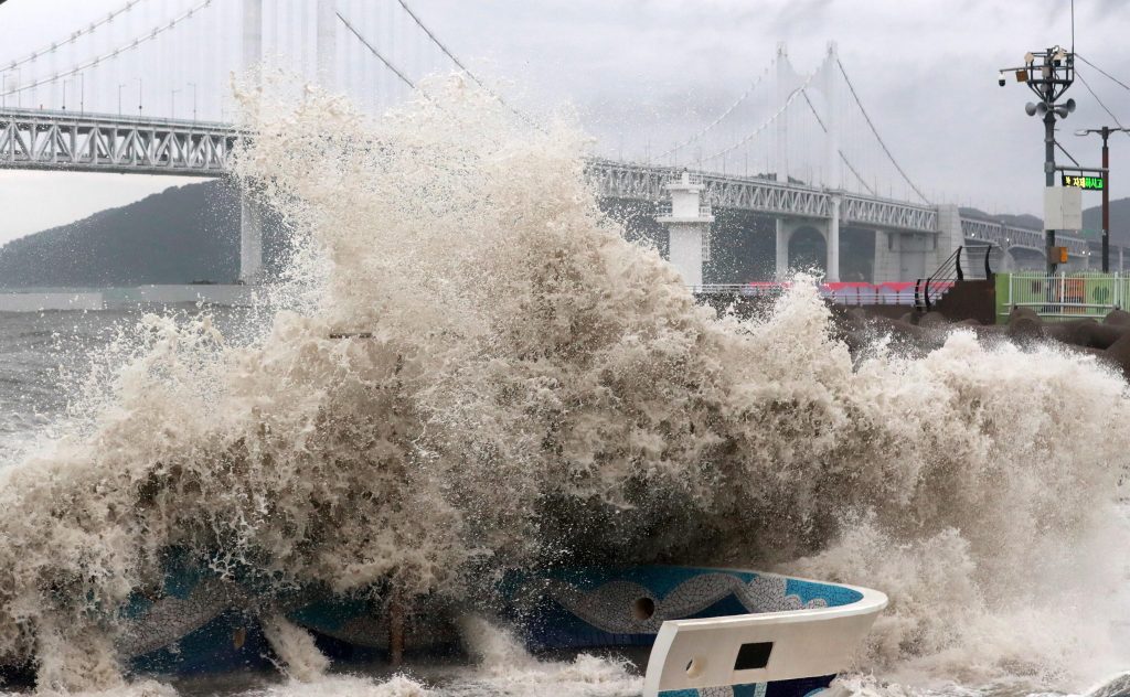 Corea del Sud, tifone Hinnamnor in arrivo