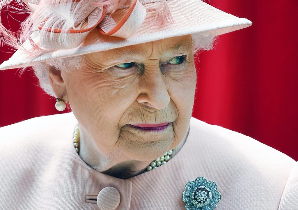 Elisabetta II da domani a Londra. Russia esclusa dai funerali