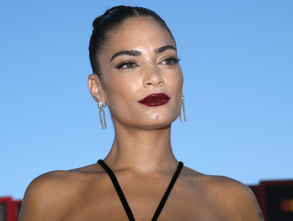 Elodie: “Meloni è una donna ma parla come uomo del 1922”