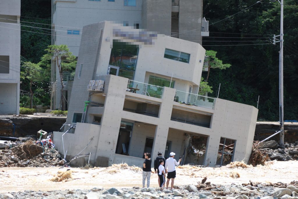 Il tifone Hinnamnor lascia distruzione: 10 morti