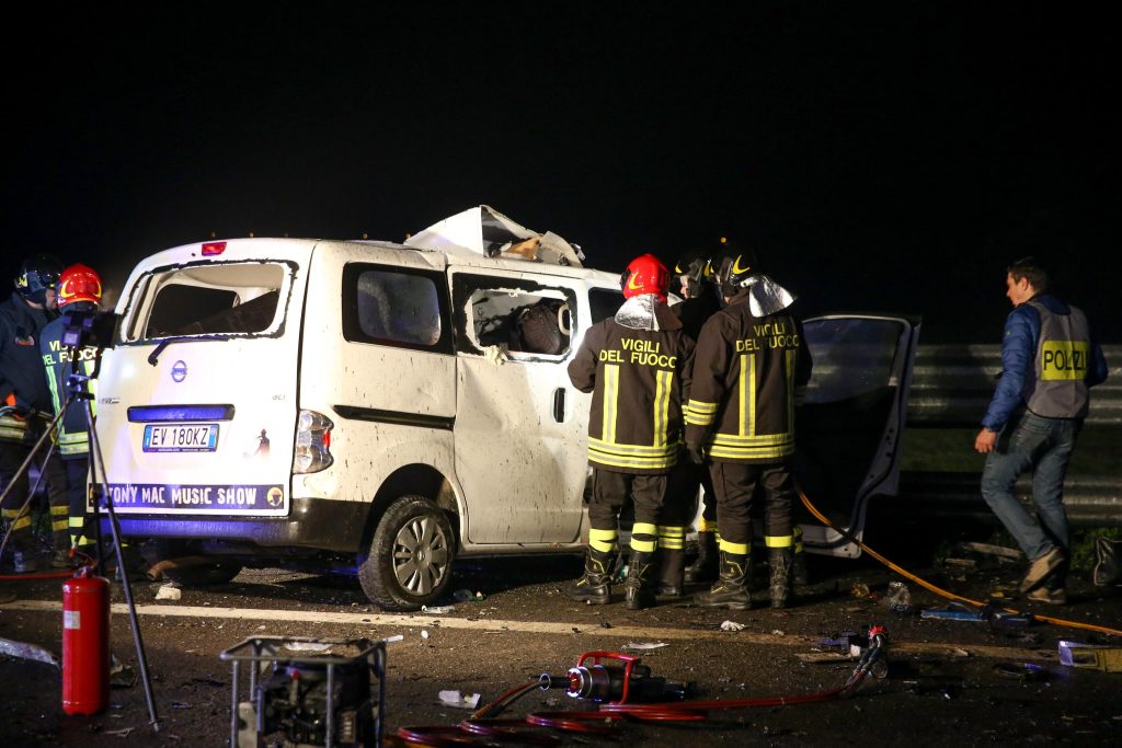17enne muore in un incidente, arrestato il conducente