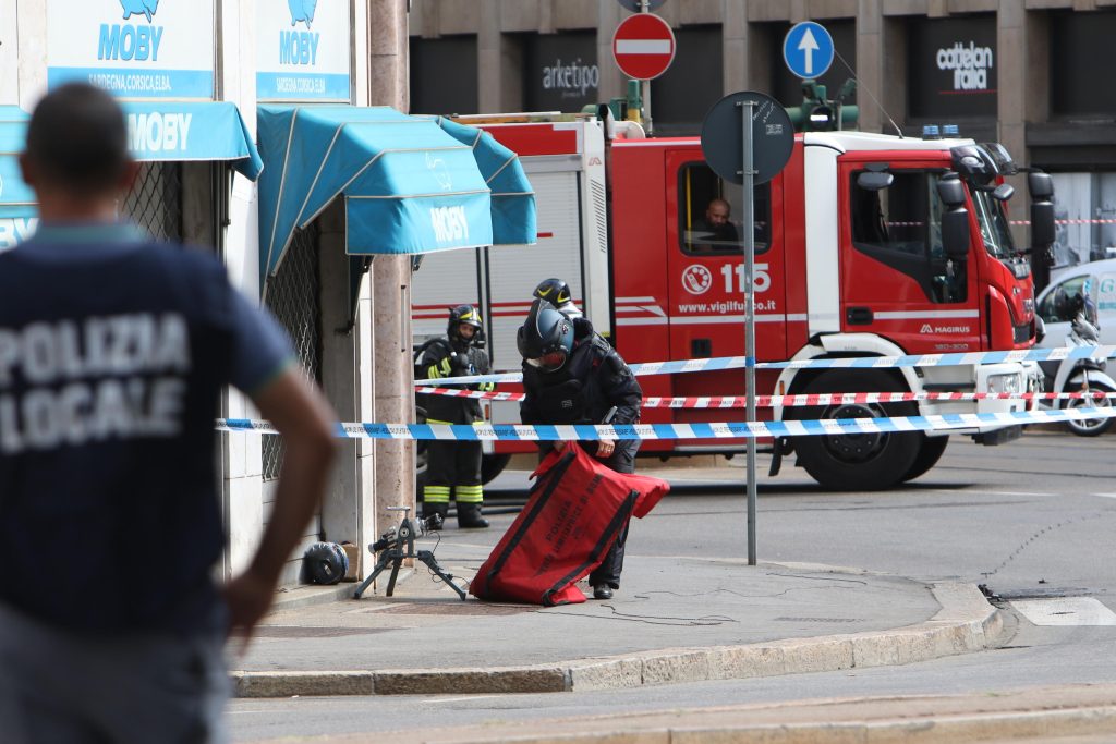 Milano, due ordigni artigianali con scritte in arabo