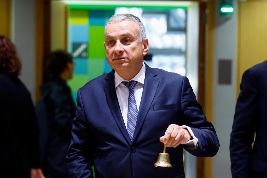 Energia, Consiglio Ue: “pronti per altro vertice a settembre”
