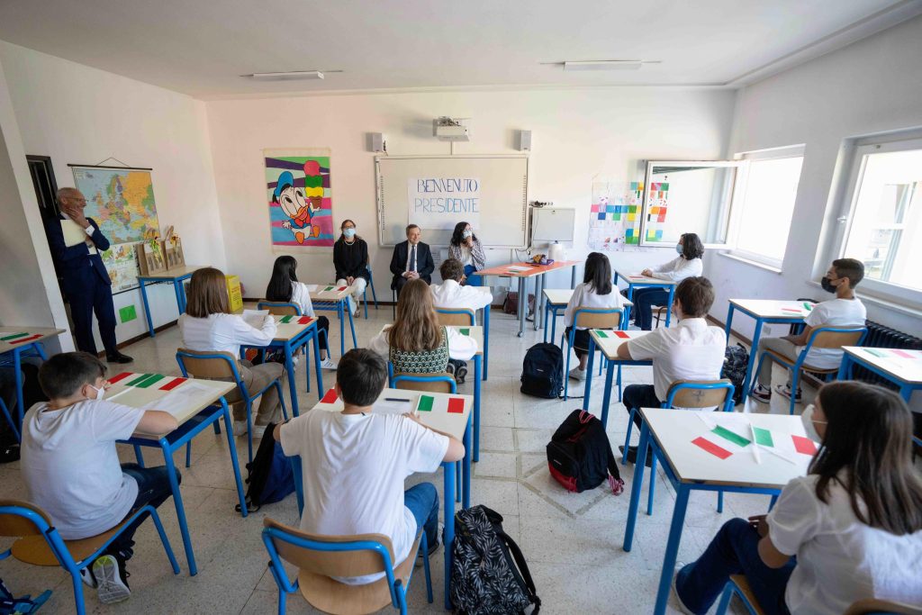 Rientro a scuola, il calendario delle Regioni