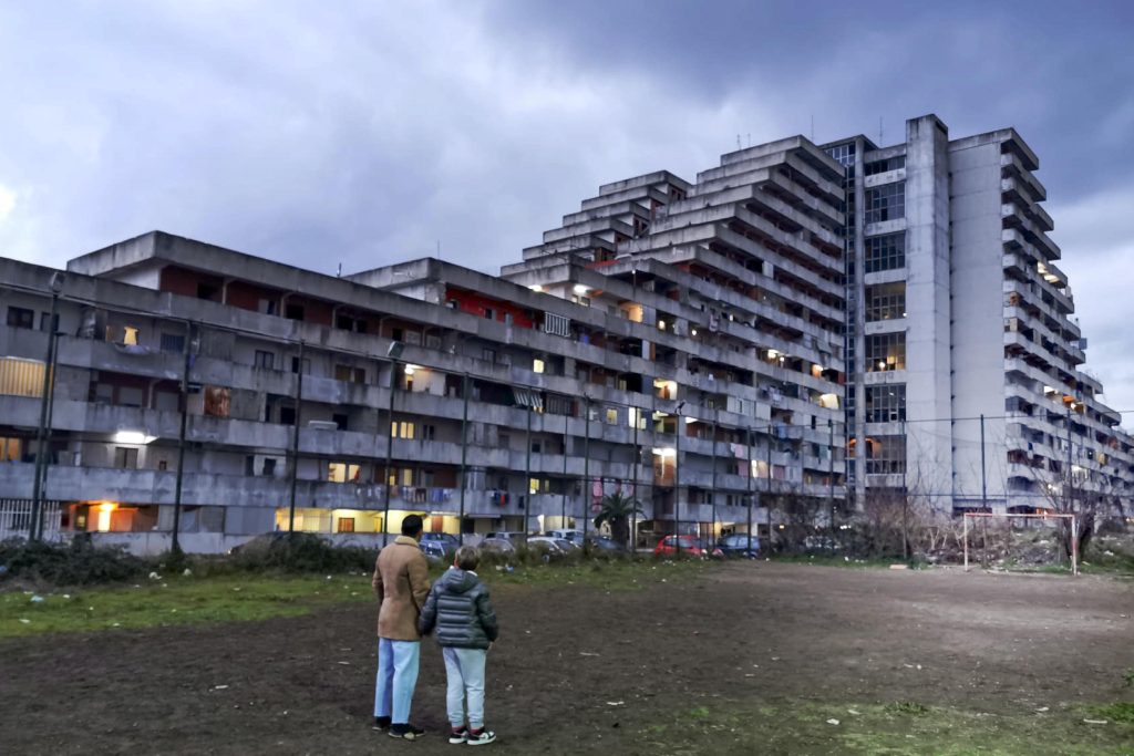 Scampia, arrestati tre pusher di cui un 15enne e una 14enne