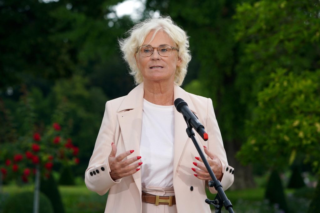 Ministra Difesa tedesca: Germania è una potenza leader