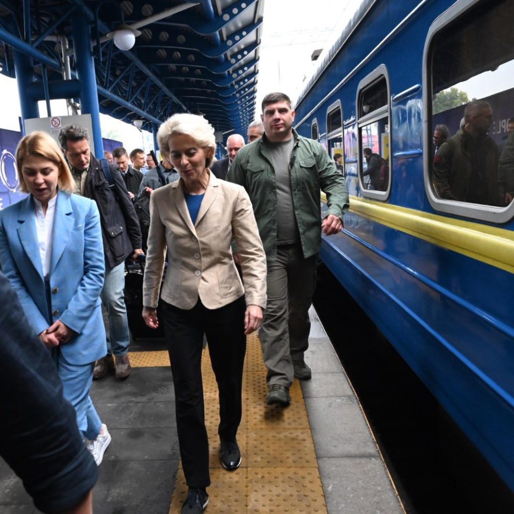 Von der Leyen: 150 milioni per le scuole ucraine