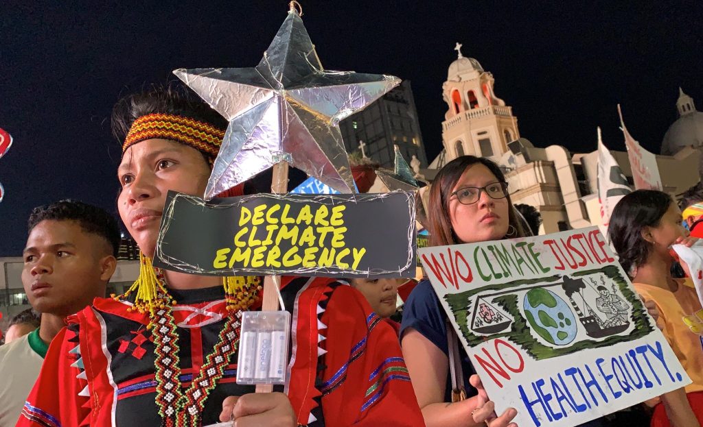 Unicef: 99% dei bambini già esposto a uno shock climatico