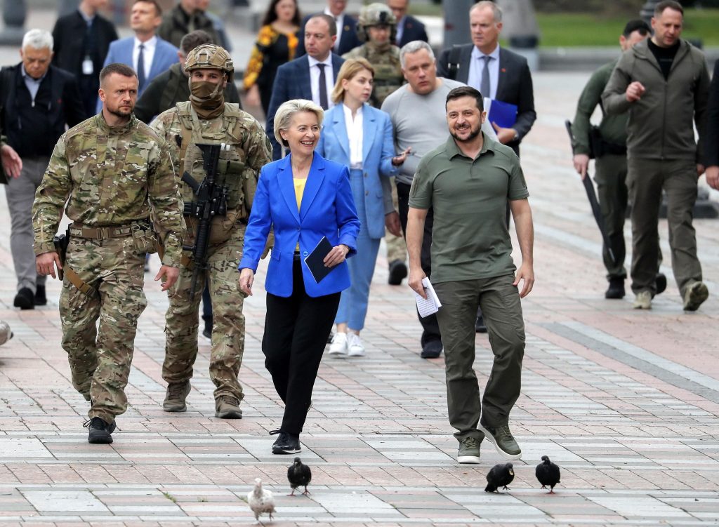 Zelensky ringrazia Von der Leyen: “vinceremo insieme” ANSA/EPA/SERGEY DOLZHENKO