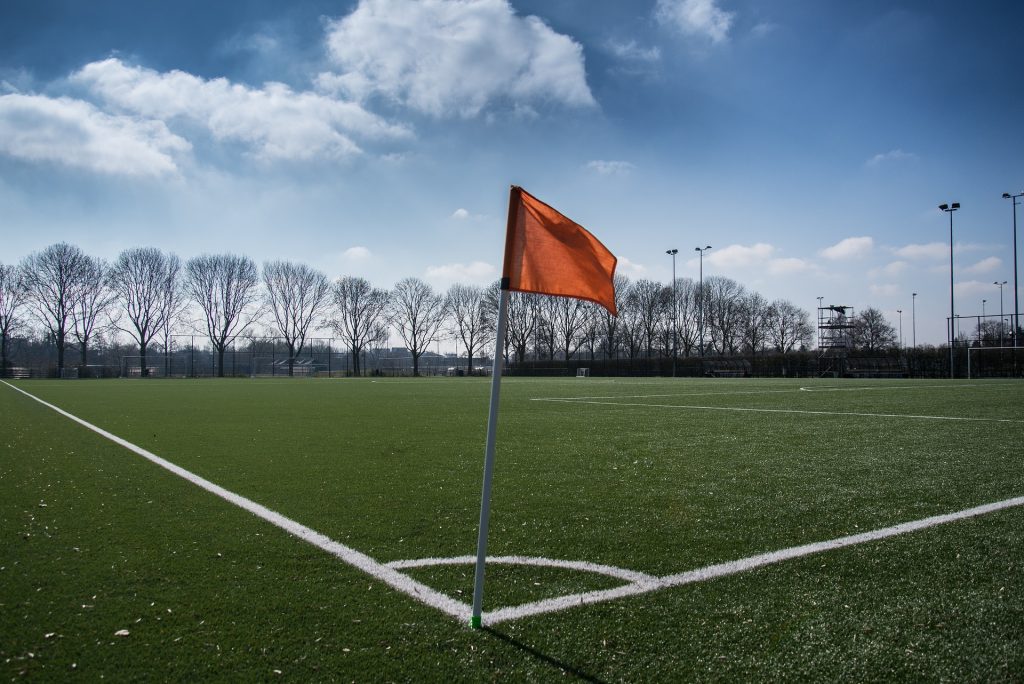 Epiteto razzista, la squadra di calcio abbandona il campo