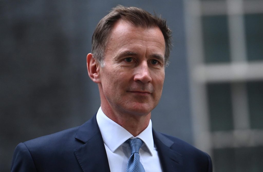 Hunt: “alcune tasse potranno aumentare” EPA/NEIL HALL
