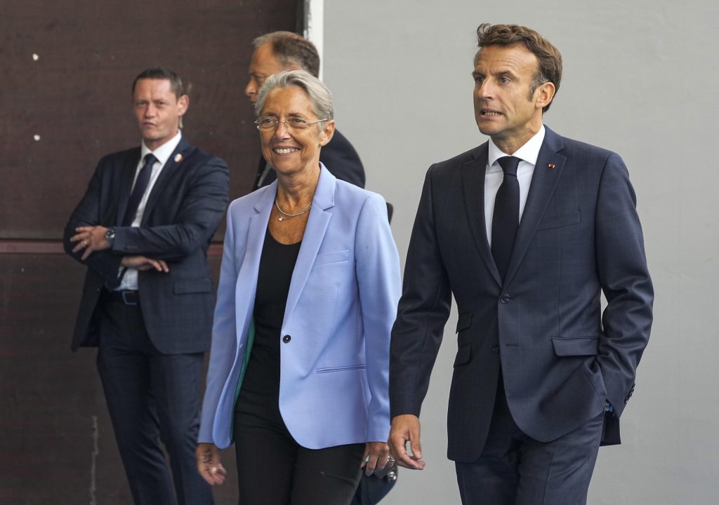 Calo di popolarità per Macron e Borne EPA/MICHEL EULER / POOL MAXPPP OUT
