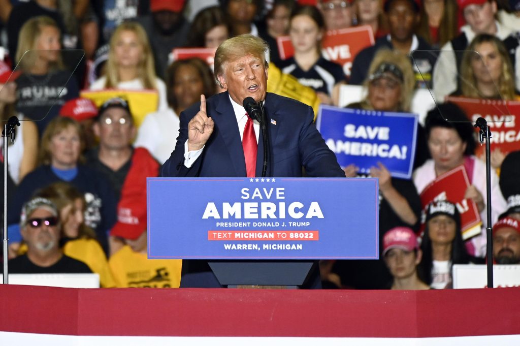 Trump chiede 475 milioni alla Cnn