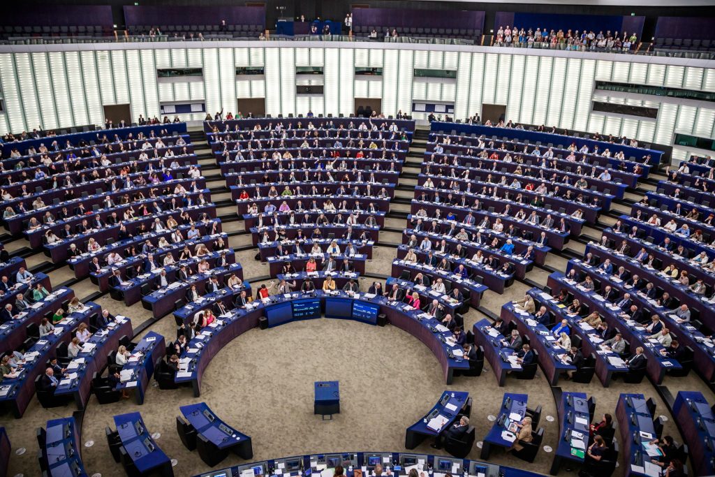 Parlamento Ue: prepararsi ad attacco nucleare contro Ucraina