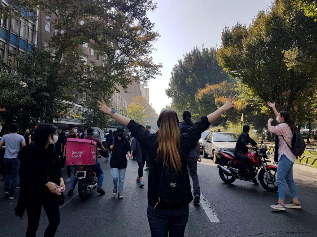 Proteste Iran, manifestante aggredita sessualmente dalla polizia ANSA/EPA/STR