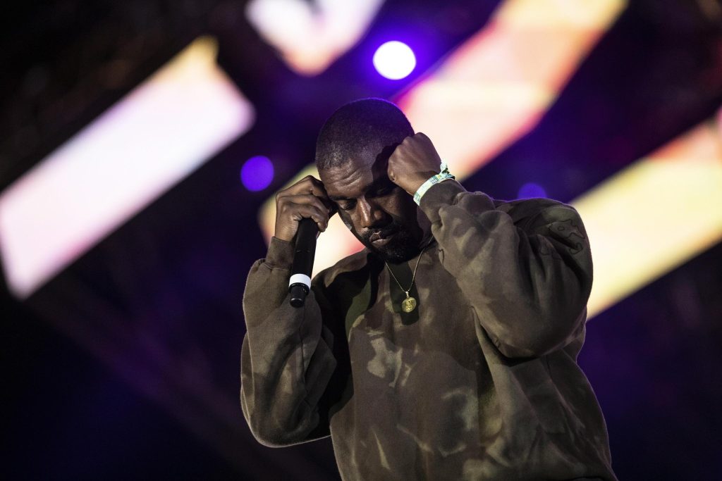 Kanye West bannato da Twitter per un post antisemita Kanye West