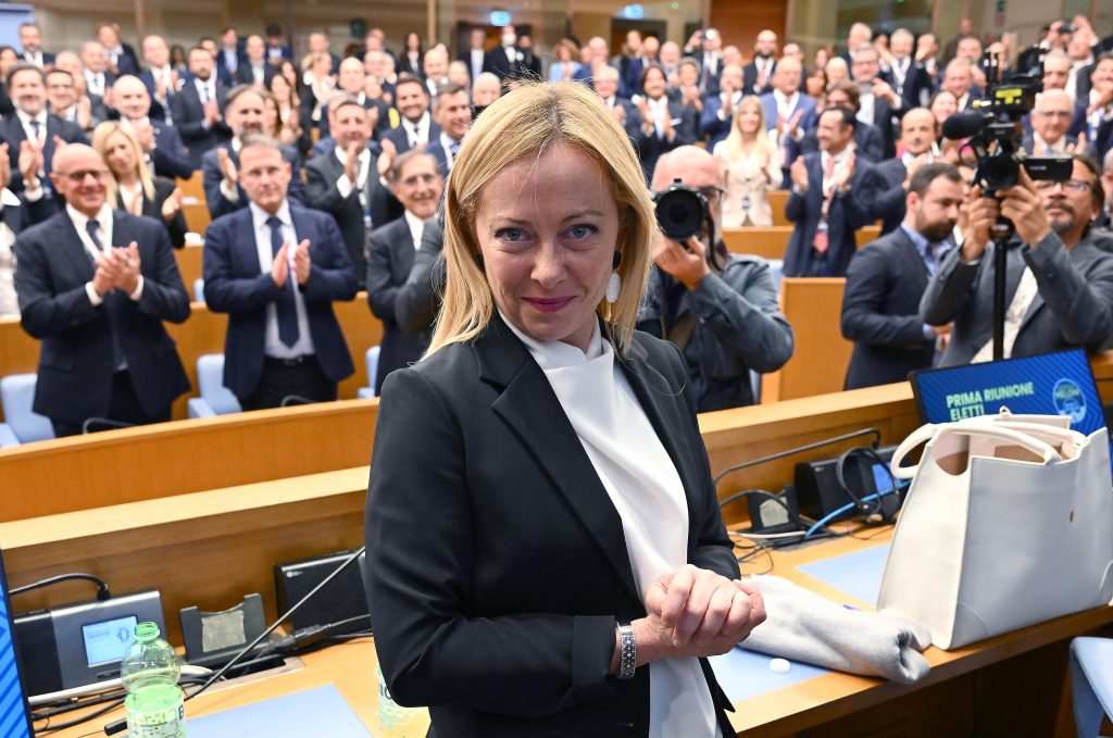 Meloni ai parlamentari: “siate presenti”
