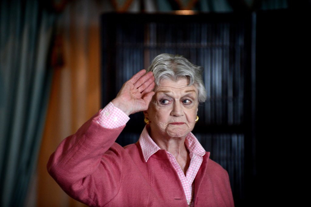 È morta Angela Lansbury, il mondo dice addio alla “Signora in Giallo” Angela Lansbury