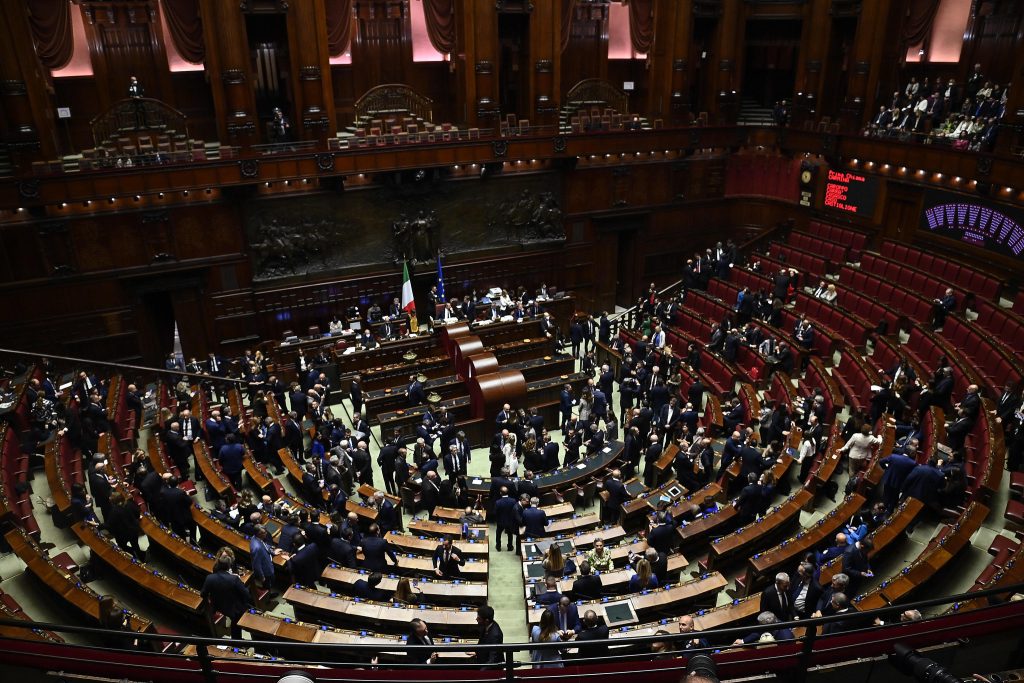 Camera, Fontana candidato alla presidenza. Forza Italia forse da sola alle consultazioni