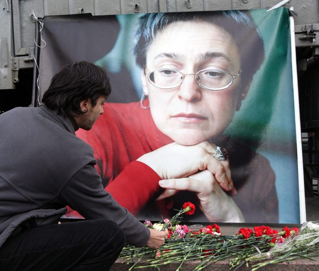 Politkovskaja: “Putin indifferente a Ue e Ucraina”